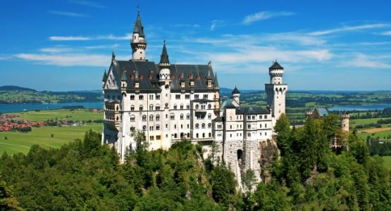 Neuschwanstein-castle-the-bavarian-alps-germany Main